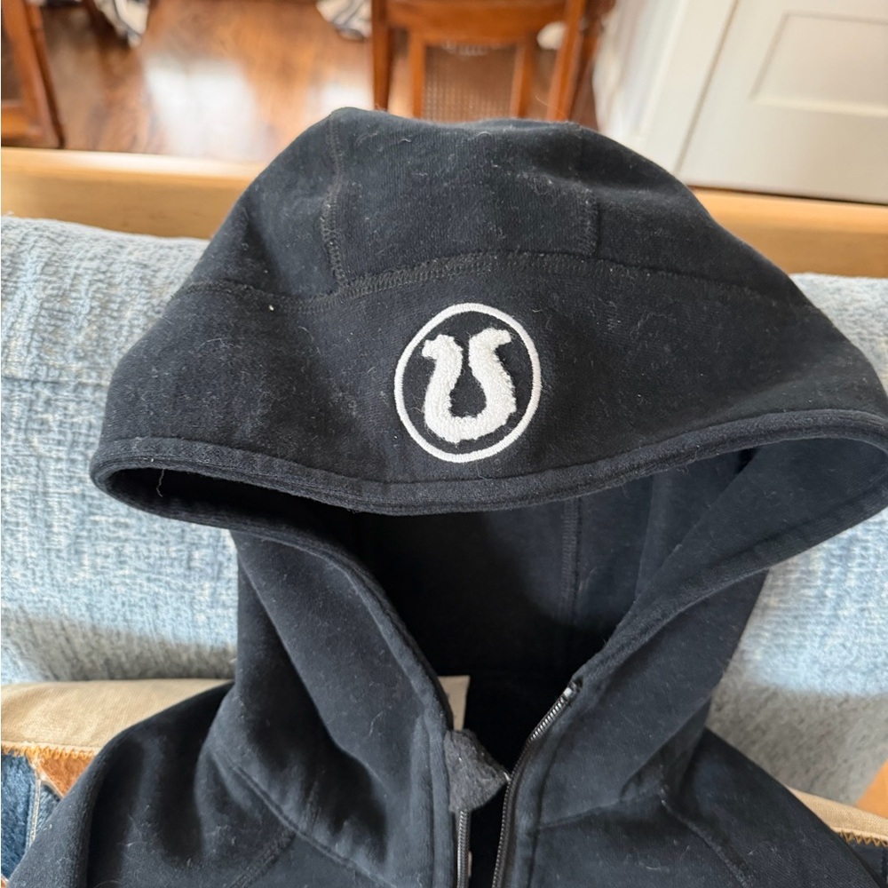 Lulu Lemon logo  Black Hoodie Jacket zip up size 8 women's. Cropped fit.